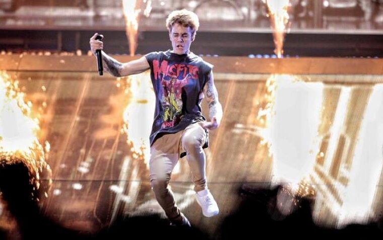 Justin Bieber durante la actuación que ha ofrecido en el Palau Sant Jordi