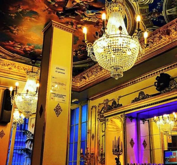 Versailles bar gay barcelona