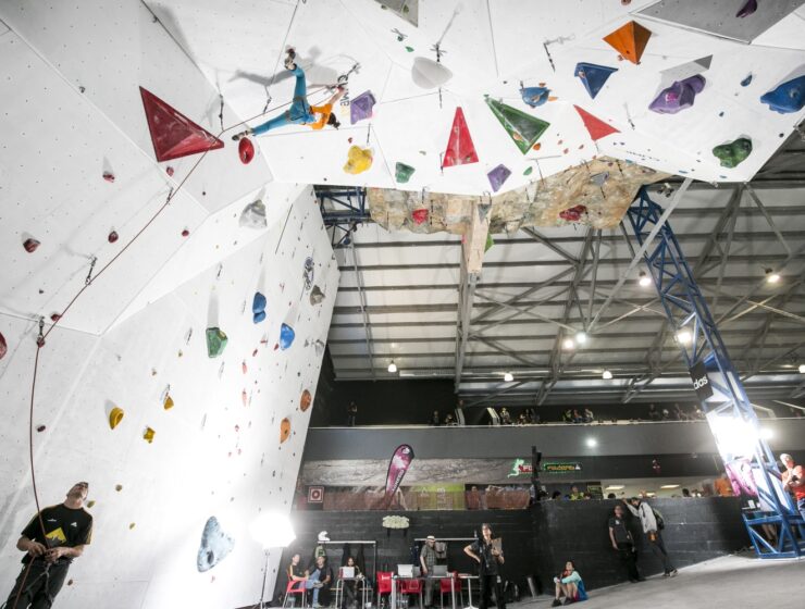 ¿Quieres iniciarte en la escalada? Puedes practicar en estos rocódromos