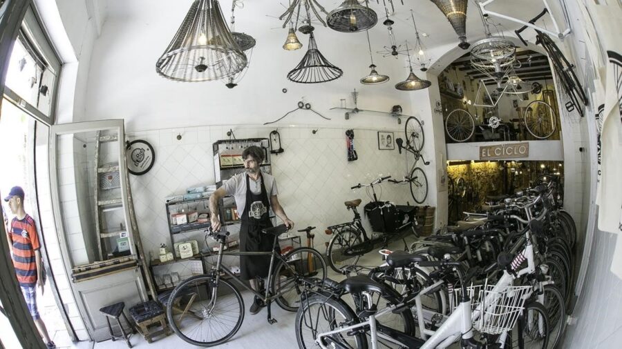Si te gustan las bicis y las lámparas de diseño, el Ciclo es para ti