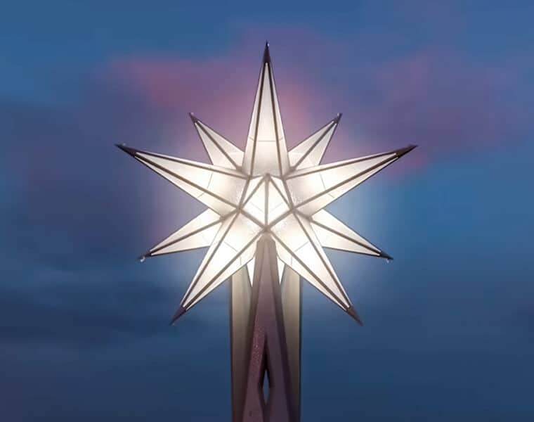 La estrella de la Sagrada Familia vuelve a iluminar Barcelona