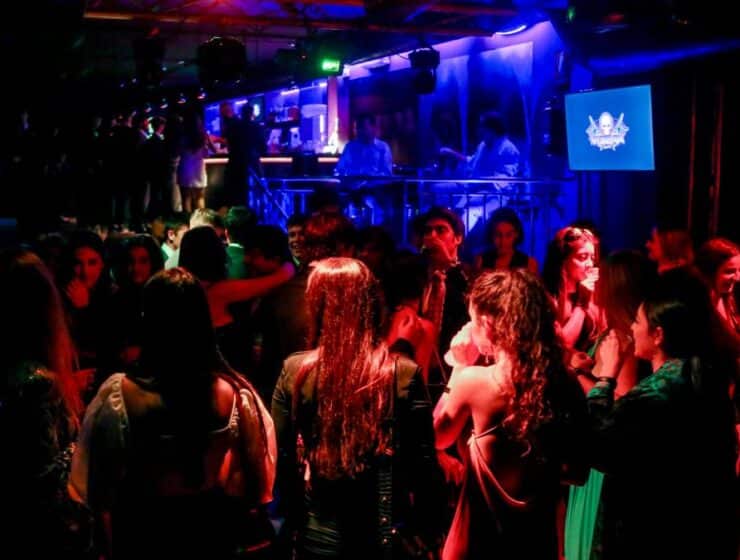 Reabren las discotecas en Barcelona después de 20 meses de cierre