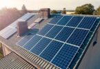 Se instalarán placas fotovoltaicas en tejados de casas e industrias en Barcelona