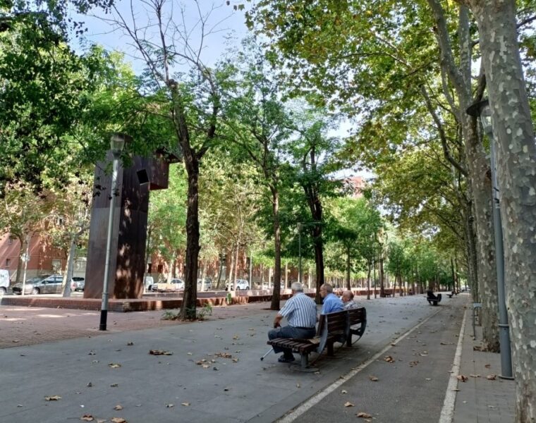 El districte de Sant Martí completa les obres de millora de les voreres i del passeig central de la rambla de Prim