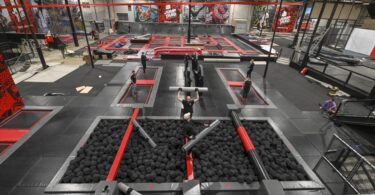 Inauguran en Barcelona  “Jump Yard”, el gigantesco parque “indoor”