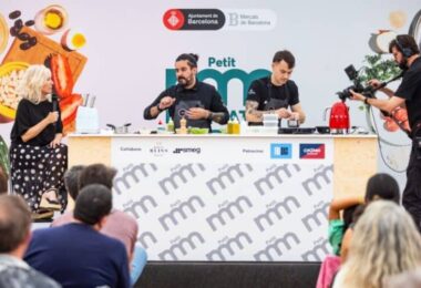 Más de 7.500 personas visitan la tercera edición de Petit Mercat de Mercats en el Mercat de Provençals