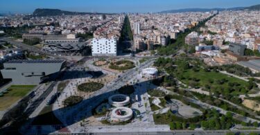 Terminan las obras en la plaza de las Glòries,