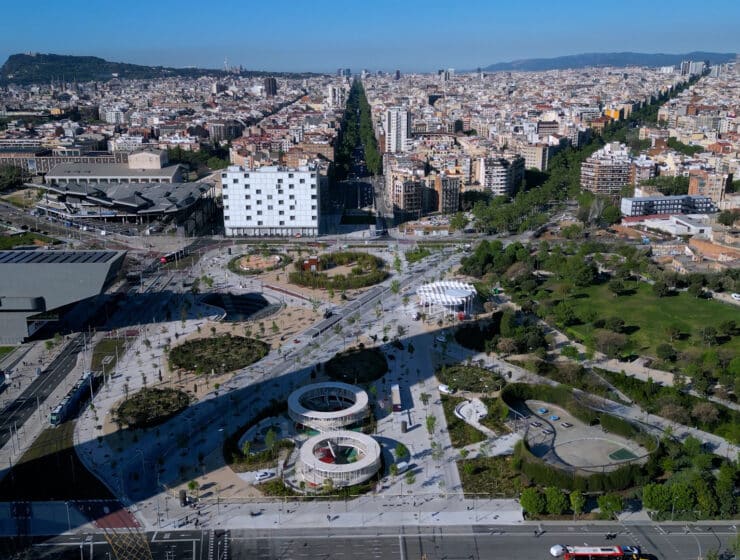 Terminan las obras en la plaza de las Glòries,