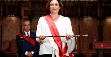 Ada Colau aspira a un tercer mandato frente al Ayuntamiento de Barcelona
