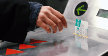 Tarjetas digitales sustituirán las de cartón para ingresar al metro de Barcelona