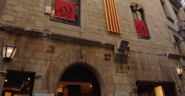 Con 5 plantas y un bar, Raima es la papelería más grande de Europa