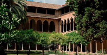 Visita el Monasterio de Pedralbes en la Hora Mágica
