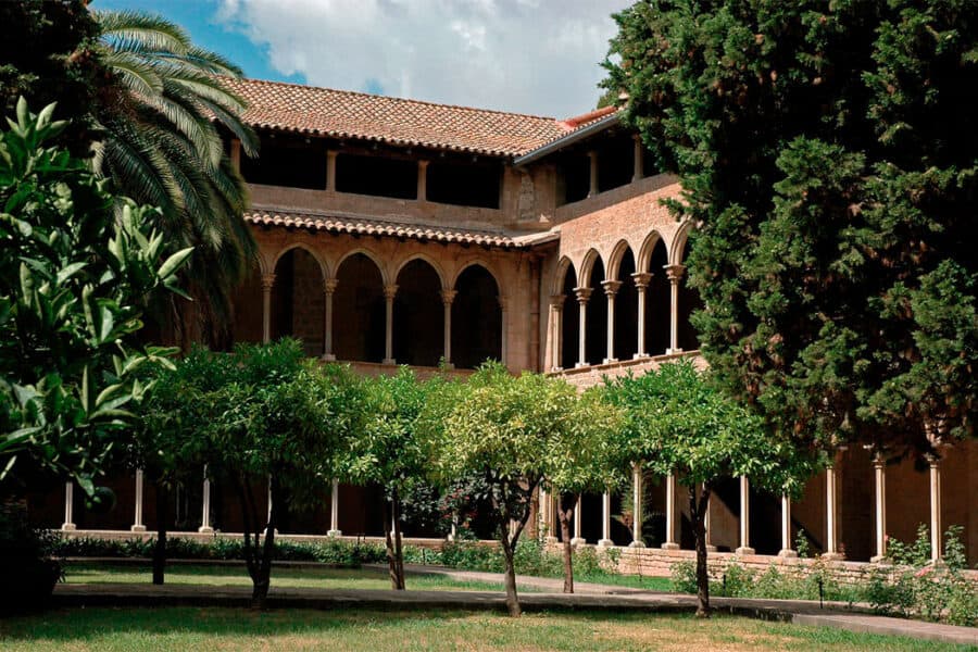 Visit Pedralbes Monastery