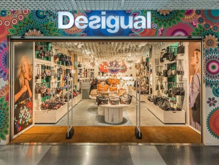 La marca barcelonesa Desigual se asocia E-Shine de China