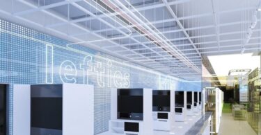 Lefties inaugura su primera tienda digital en Barcelona