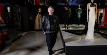 Moda y vestidos icónicos del cine en el Caixaforum Barcelona
