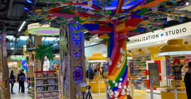 Regalando figuras LEGO celebra su primer año en Barcelona