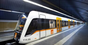 Aumenta la frecuencia de circulación del metro en la línea del Vallès