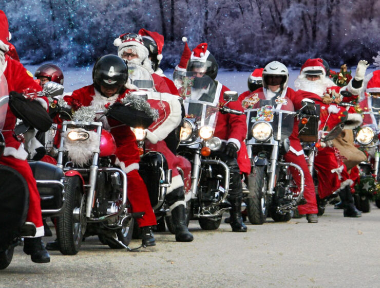 Moteros vestidos de Papá Noel y la Oficina de Papá Noel en Barcelona