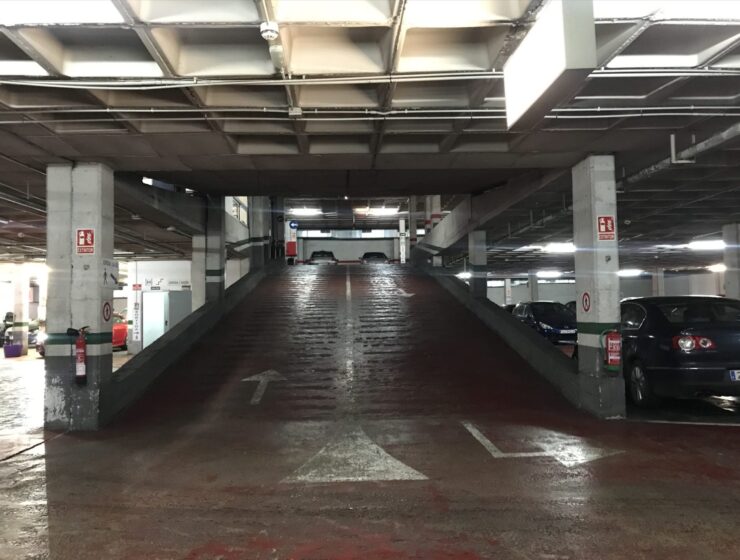 Crearán en Barcelona 14.000 plazas de aparcamiento para mejorar calidad del aire