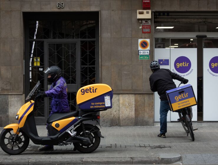 Prohíben supermercados y cocinas fantasma en Barcelona