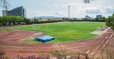 En las pistas deportivas de la UB se construirá el nuevo Hospital Clínic