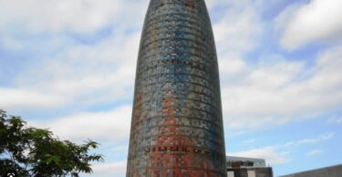 ¿En Barcelona hay uno de los edificios más feos del mundo?