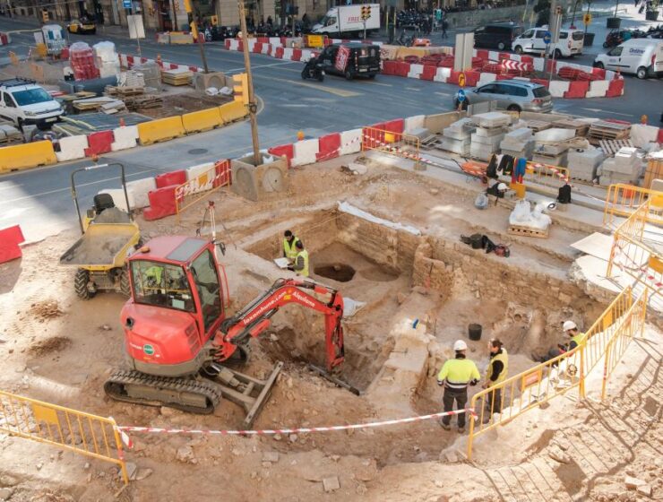 En medio de las obras en la vía Laietana encuentran tumba romana