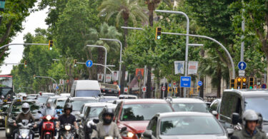 2023 inició con aumento de matriculación de vehículos y motos en Barcelona