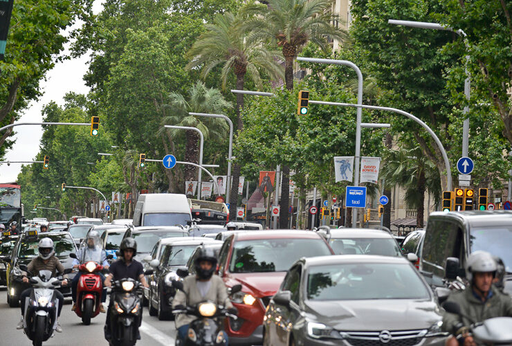 2023 inició con aumento de matriculación de vehículos y motos en Barcelona