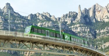 Desde la primavera 2023, Barcelona tendrá trenes turísticos temáticos