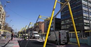 En la Gran Via se están instalando dos nuevas tirolinas gratis