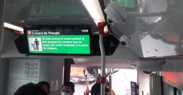TMB estrena en sus autobuses 1.600 pantallas para información y videovigilancia