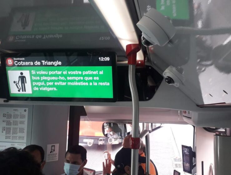 TMB estrena en sus autobuses 1.600 pantallas para información y videovigilancia