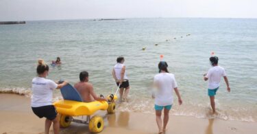 No hay monitores para baño asistido en playas de personas con discapacidad