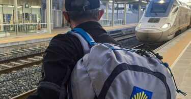 El tren directo Renfe desde Barcelona a Galicia para hacer el Camino de Santiago