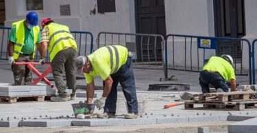 En oleadas de calor se prohibirá trabajar al aire libre