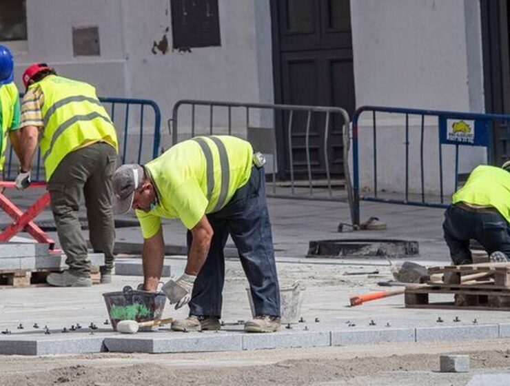 En oleadas de calor se prohibirá trabajar al aire libre