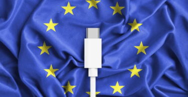 ¿Cuándo entra en vigor el uso obligatorio del cargador universal en la UE?