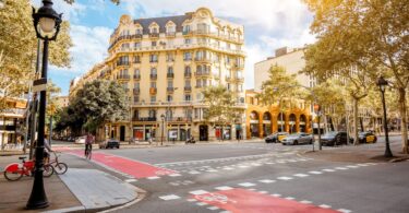 Alquila un coche y disfruta de estas fantásticas rutas cerca de Barcelona