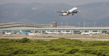 Propuesta de ampliación del aeropuerto de El Prat: alargar la pista corta hacia la Ricarda