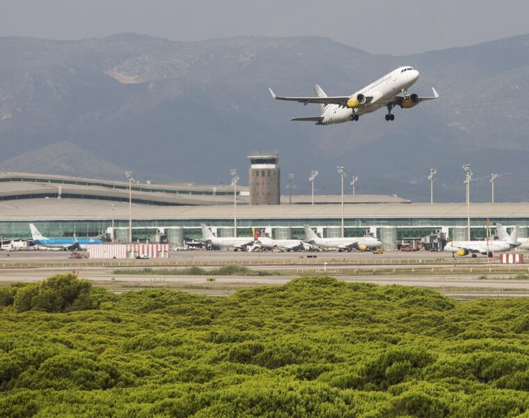 Propuesta de ampliación del aeropuerto de El Prat: alargar la pista corta hacia la Ricarda