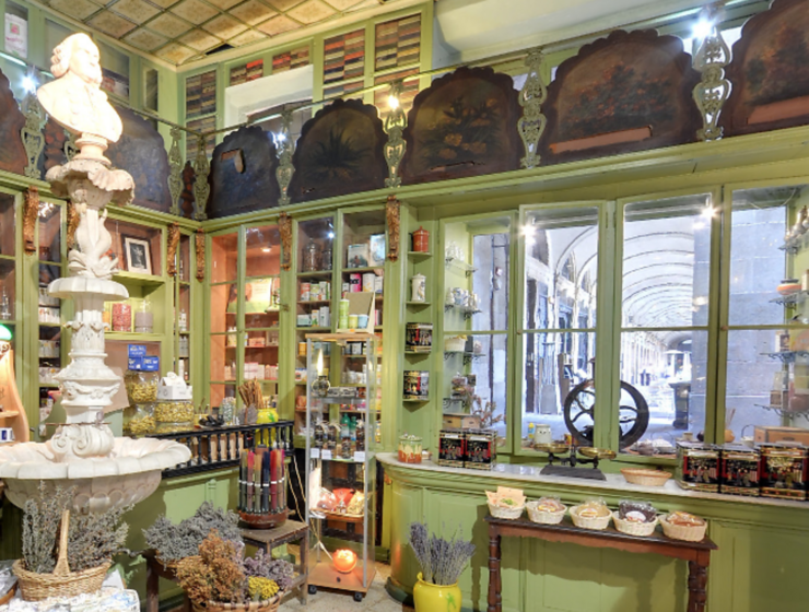 Herboristería del Rei, la tienda de 200 años, reabrió sus puertas en Barcelona