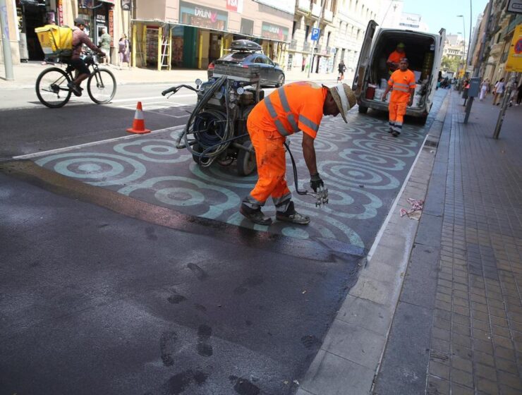 Adiós al “urbanismo táctico”: menos espacio peatonal y más aparcamientos