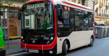 Comenzaron las pruebas del primer minibús eléctrico de TMB