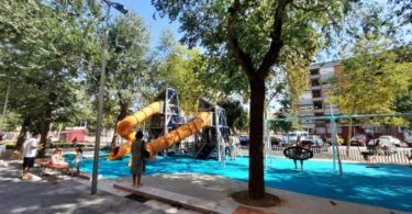 Se abre un nuevo parque infantil en la calle Alfons el Magnànim, distrito de Sant Martí