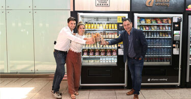 Máquinas expendedoras de bocadillos se toman el metro y El Prat