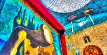 Noche surrealista en el Teatro-Museo Dalí