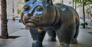 El gato de la Rambla del Raval queda huérfano con la muerte de su escultor Fernando Botero