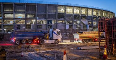 Por incumplir horarios en obras del Camp Nou multan al Barça